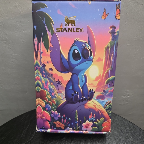 Stanley x Disney Stitch Quencher H2.0 40oz Tumbler NWT Limited Edition 40 oz - Picture 4 of 4